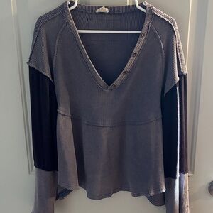 POL two shades of navy V-Neck Sweatshirt